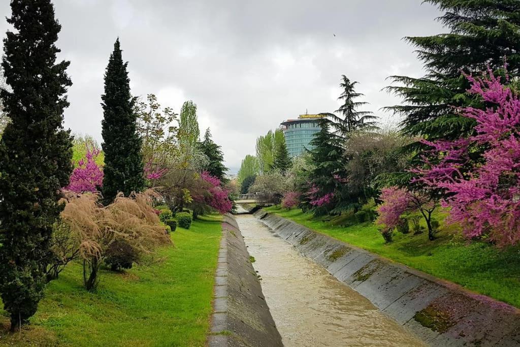 Appartamento Views Blloku - Center Tirana